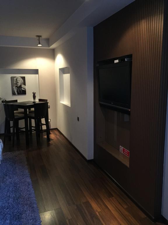 Apartament Tipton Apartment Jelenia Gora Bagian luar foto